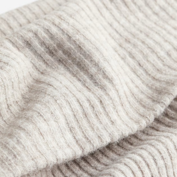 H&M Off-Shoulder Ribbed Sweater - Light Gray - Picture 2 of 10